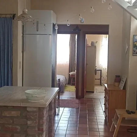 Barackvirag Apartmanhaz فونيارتْسفاشغ