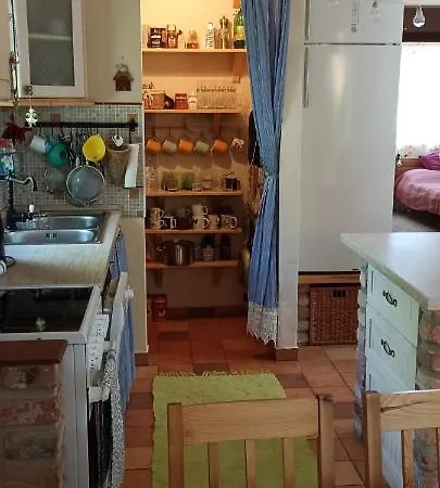 Barackvirag Apartmanhaz דירה *