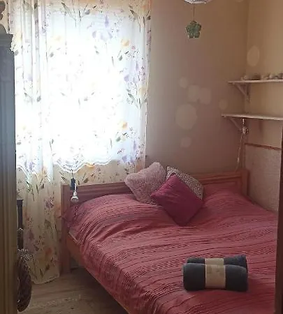 Barackvirag Apartmanhaz * פוניארצוושהג'