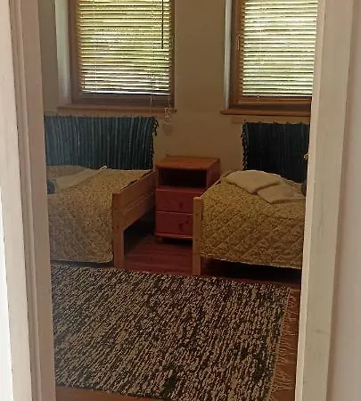 Barackvirag Apartmanhaz פוניארצוושהג'