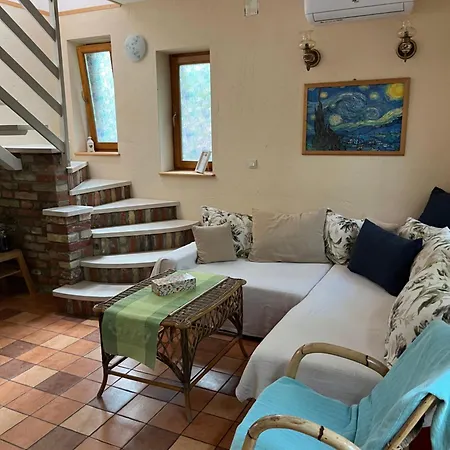 شقة Barackvirag Apartmanhaz *