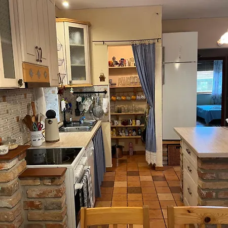 Barackvirag Apartmanhaz شقة فونيارتْسفاشغ