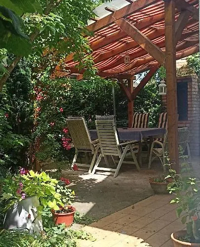 Barackvirag Apartmanhaz Apartament