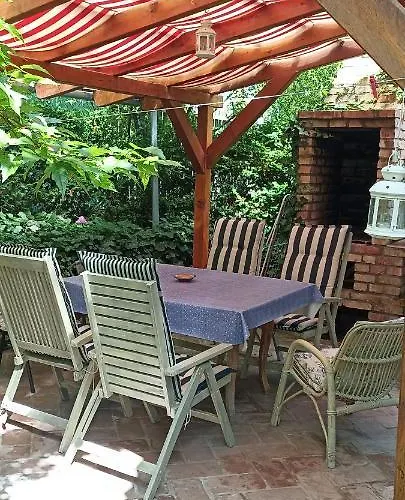 Barackvirág Apartman *